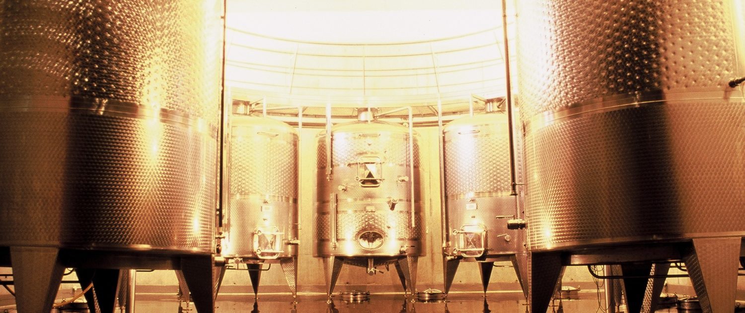 domaine-mourchon-tanks