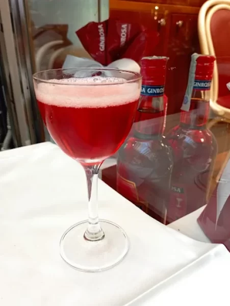 Ginrosa glass